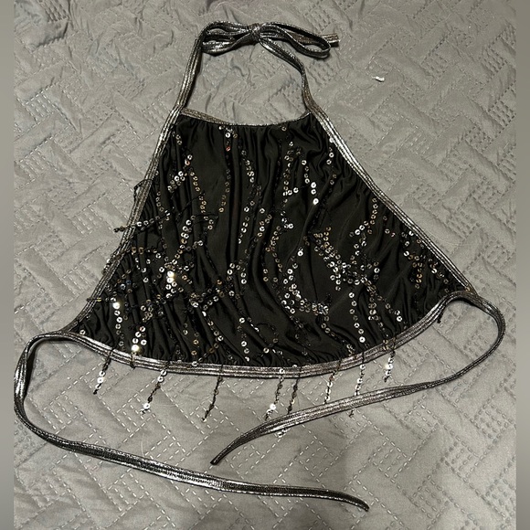iHeartRaves Tops - Black sequin tassel top!